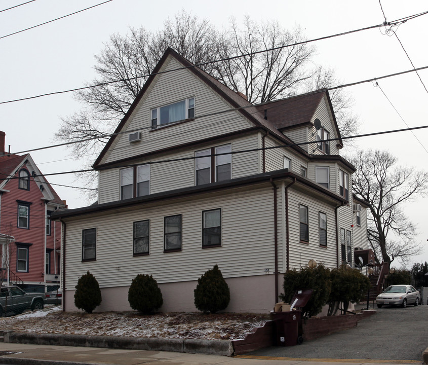 153 Linden St in Everett, MA - Foto de edificio