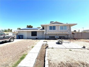 804 Antonio Dr in Las Vegas, NV - Building Photo - Building Photo