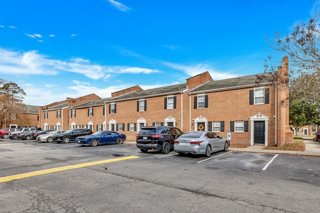 Diamond Springs Apartments