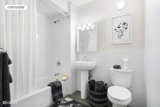 property at 33 Lincoln Rd