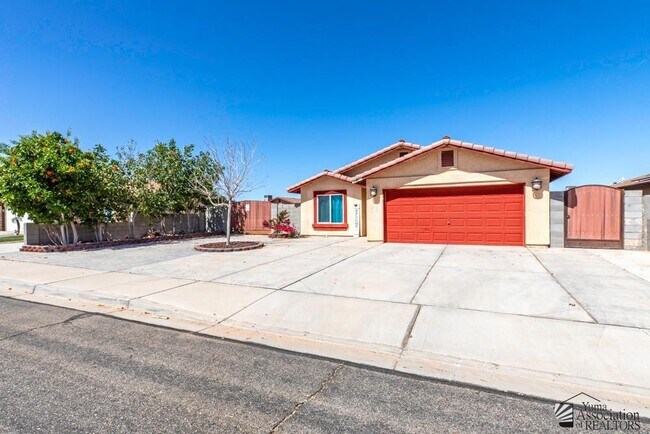 3746 S Kimball Ave in Yuma, AZ - Building Photo - Building Photo