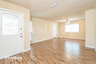 333 E Springdale Ln in Grand Prairie, TX - Building Photo - Building Photo