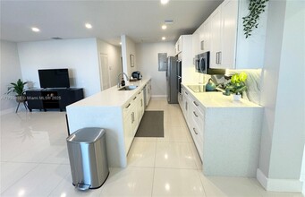 1170 NE 212th Terrace in Miami, FL - Building Photo - Building Photo