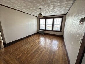 120 Pontiac Ave in Cranston, RI - Building Photo - Building Photo