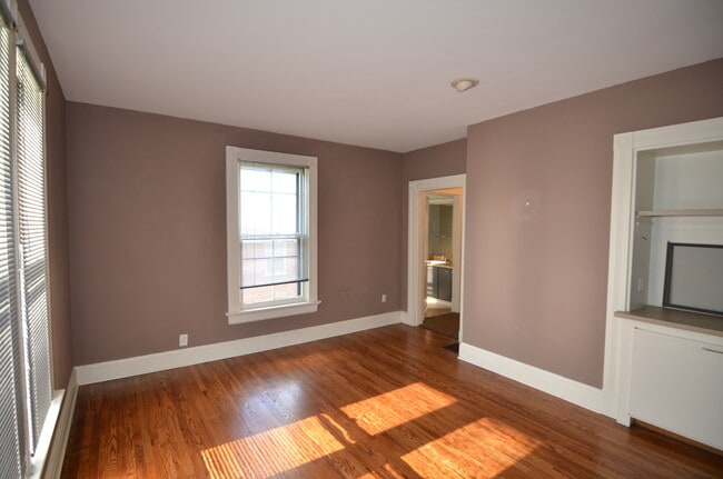 6839 Plainfield Rd, Unit 2 in Cincinnati, OH - Building Photo - Building Photo