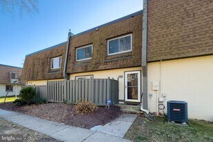 7900 San Leandro Pl in Alexandria, VA - Building Photo