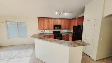 11253 W Davis Ln in Avondale, AZ - Building Photo - Building Photo