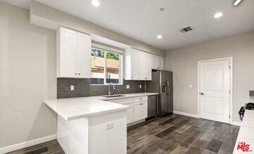 14528 Killion St in Los Angeles, CA - Building Photo - Building Photo