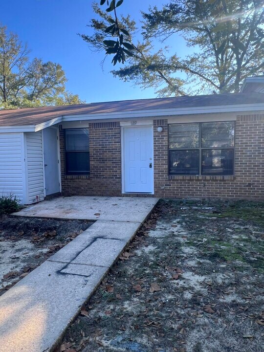 122 Lake St in Crestview, FL - Building Photo