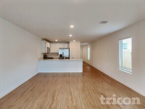 3214 Holly Stokes Wy in Conroe, TX - Foto de edificio - Building Photo