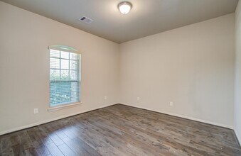 15618 Whispering Green Dr in Cypress, TX - Building Photo - Building Photo