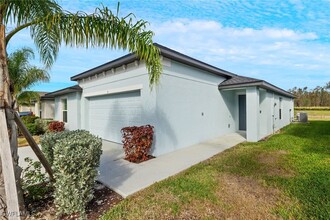 4037 Villa Doria Ct, Unit 132AR in North Fort Myers, FL - Building Photo - Building Photo