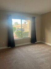 2151 Point Mallard Dr in Henderson, NV - Building Photo - Building Photo
