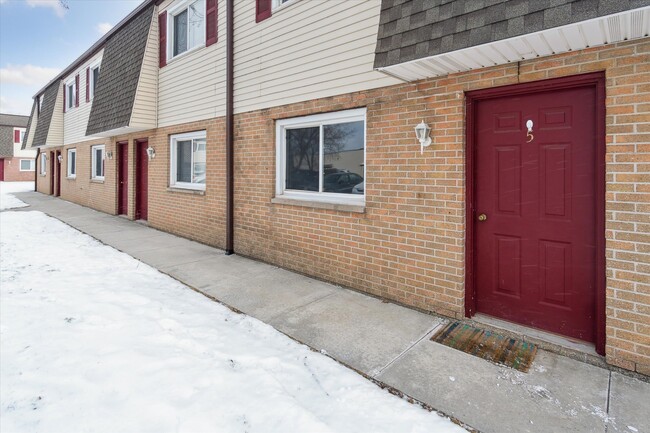 Heather Lane Townhomes in Alma, MI - Foto de edificio - Building Photo