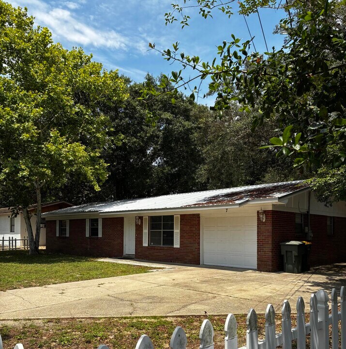 7 W Audrey Dr NW in Fort Walton Beach, FL - Building Photo