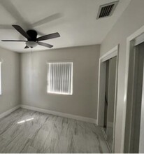 7415 SW 31st St in Miami, FL - Building Photo - Building Photo