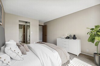 Willow Creek in Plymouth, MN - Foto de edificio - Building Photo