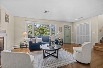 12 Meadow Dr in Newport News, VA - Building Photo - Building Photo