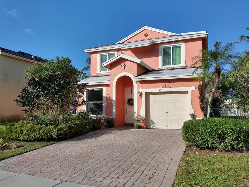 4857 Victoria Cir in West Palm Beach, FL - Building Photo