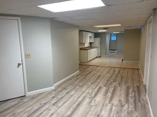 66 Riverside St, Unit B in Watertown, MA - Building Photo - Building Photo