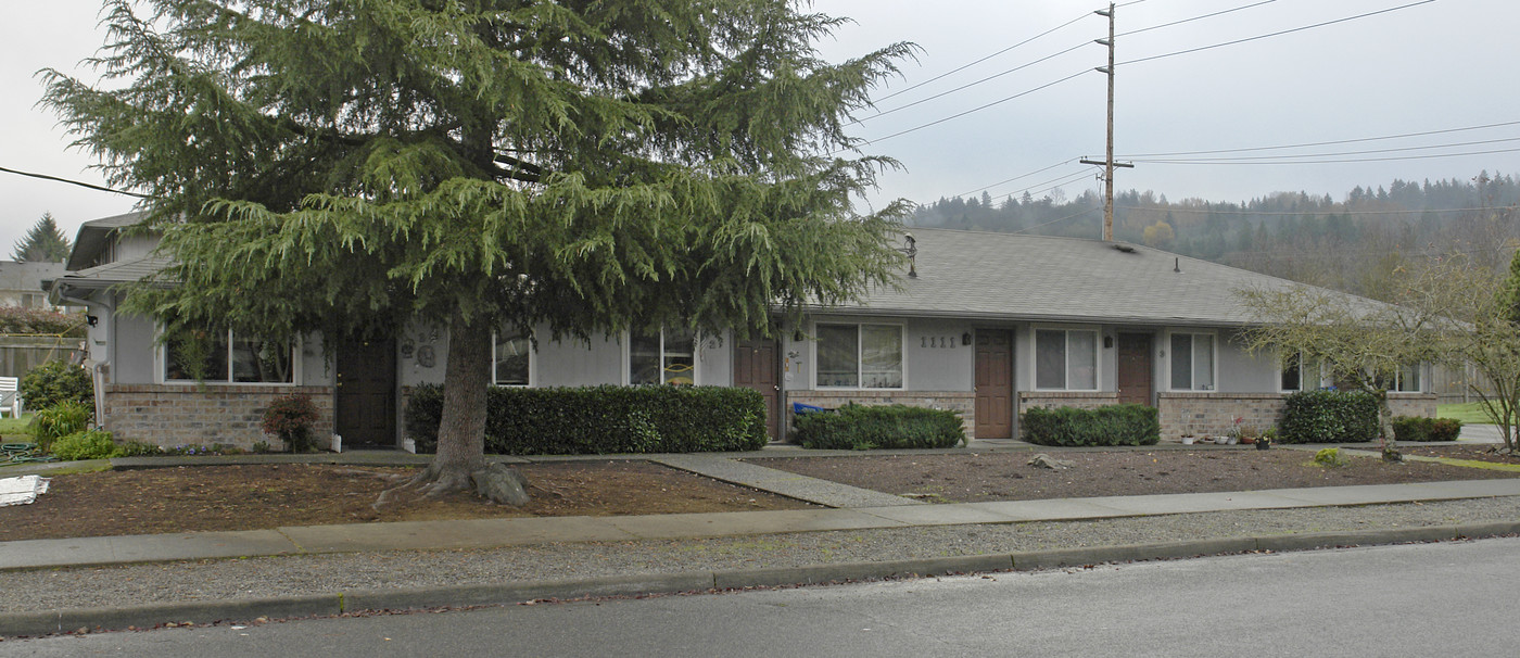 1111 9th St SE in Puyallup, WA - Building Photo