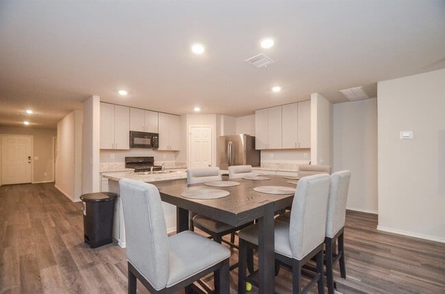 property at 2250 Yelverton Ter Trl