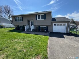 62 Brookfield Rd in Waterbury, CT - Building Photo