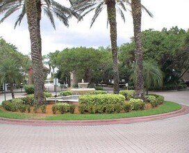 12112 St.Andrews Pl in Miramar, FL - Building Photo - Building Photo