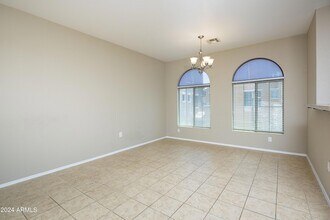 240 W Juniper Ave in Gilbert, AZ - Building Photo - Building Photo