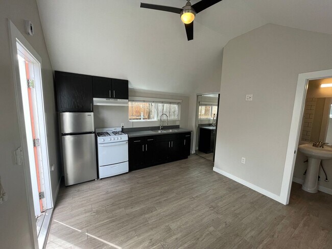 5137 Muir Ave-Unit -5137 - 06 in San Diego, CA - Building Photo - Building Photo