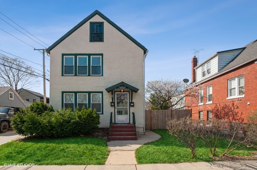 1616 Crain St in Evanston, IL - Building Photo