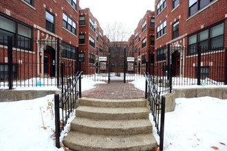 Clifton Magnolia Apartments in Chicago, IL - Building Photo - Building Photo