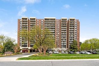 7401 Westlake Terrace in Bethesda, MD - Building Photo - Building Photo