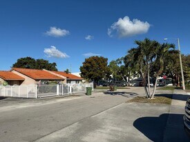 1280 W 38th St in Hialeah, FL - Building Photo