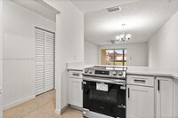 423 Lake Evelyn Dr in West Palm Beach, FL - Building Photo - Building Photo