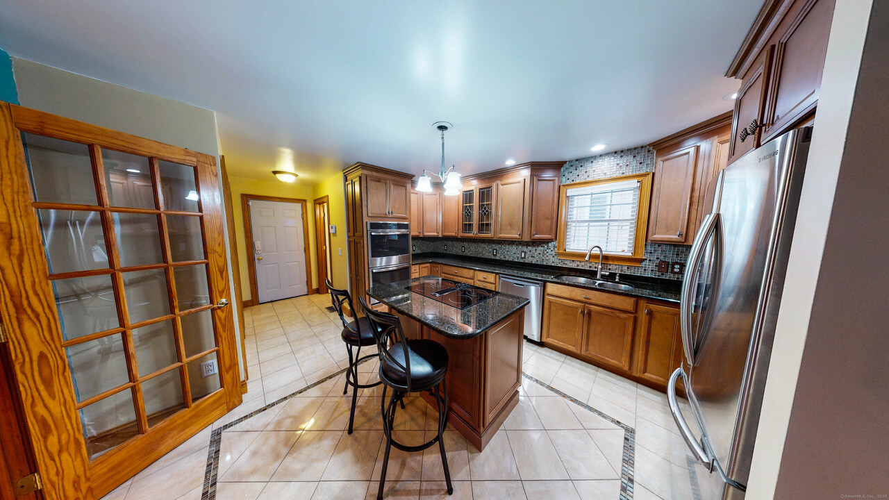 1578 Ella T Grasso Blvd in New Haven, CT - Building Photo