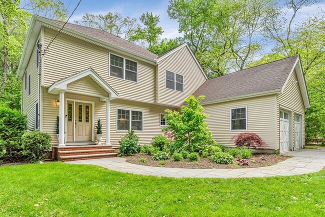 121 Shade St in Lexington, MA - Building Photo - Building Photo