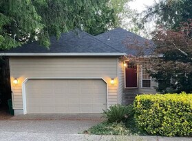 8033 SW Hemlock St in Tigard, OR - Building Photo