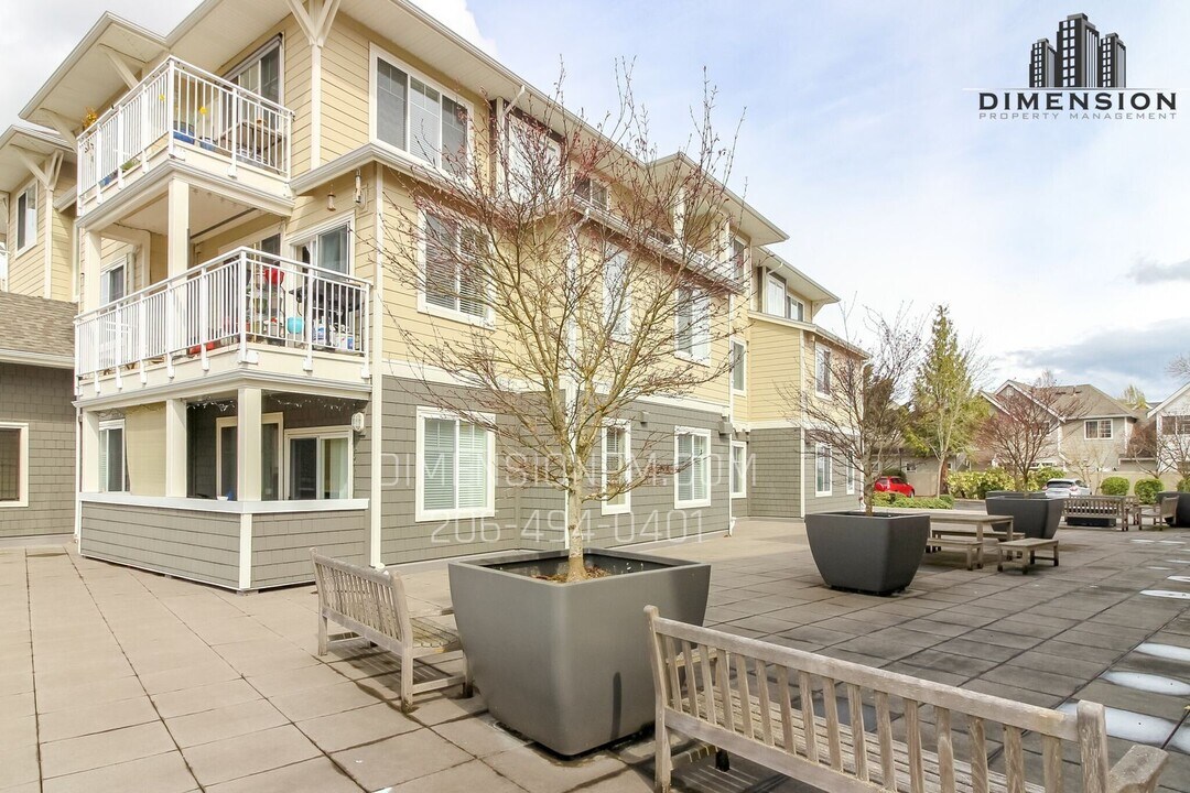 537 225th Ln NE in Sammamish, WA - Building Photo