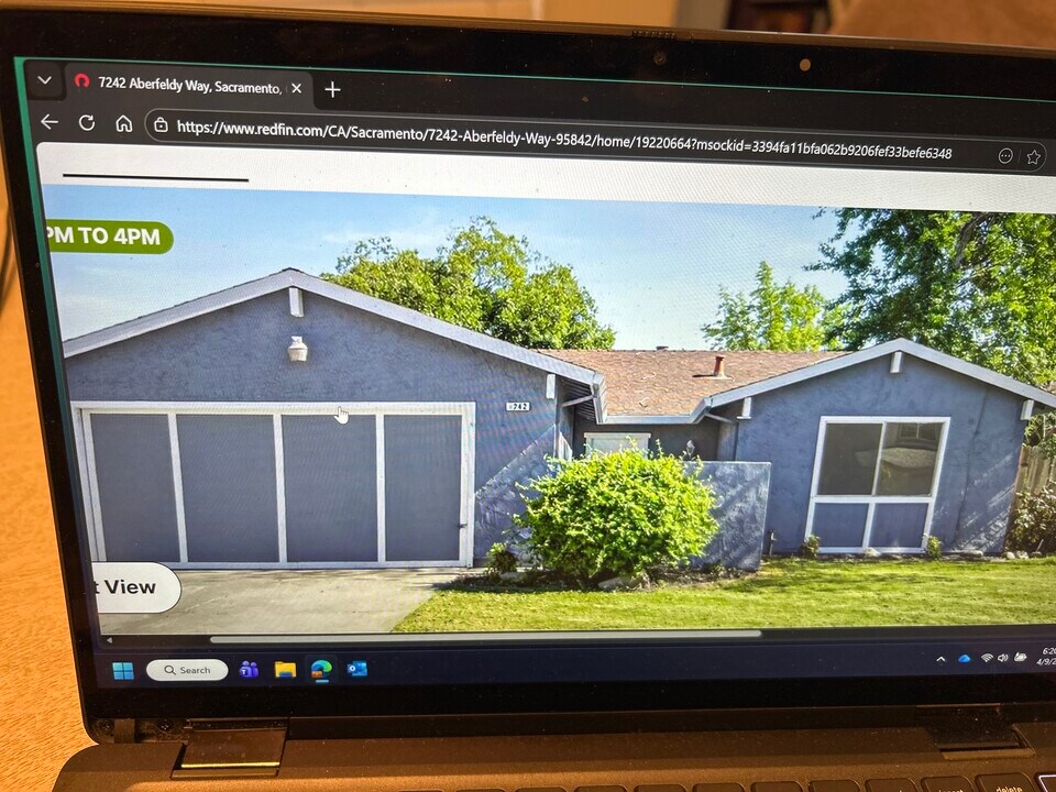 7242 Aberfeldy Way in Sacramento, CA - Foto de edificio