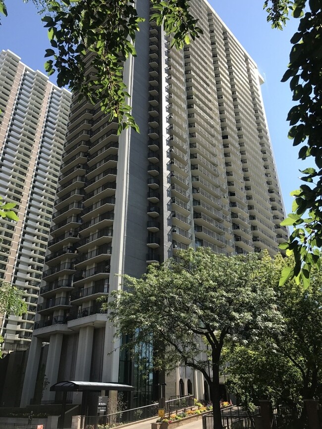property at 6007 N Sheridan Rd