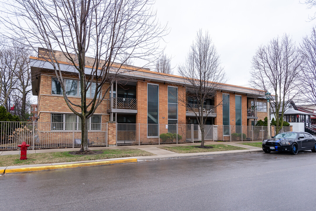 900 S Taylor Ave in Oak Park, IL - Building Photo