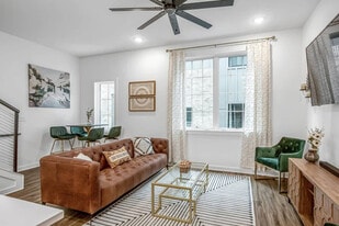 738 Douglas Ave in Nashville, TN - Building Photo