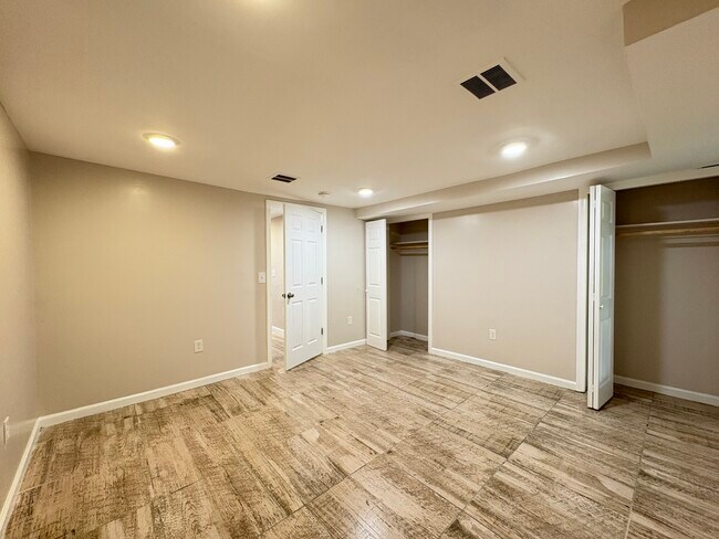 329 Forrest St, Unit 1 in Jersey City, NJ - Building Photo - Building Photo