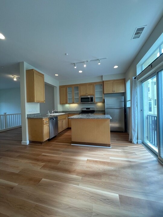 179 Stockwell Dr in Mountain View, CA - Building Photo