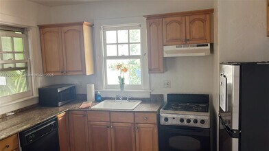 315 Eucalyptus St in West Palm Beach, FL - Building Photo - Building Photo