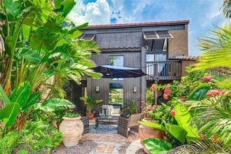 11 Sandy Cove Rd in Sarasota, FL - Building Photo - Building Photo