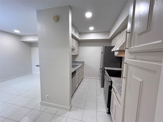 8101 Amelia Rd in Houston, TX - Building Photo - Building Photo