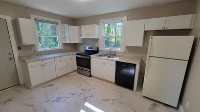 2823 Poinsett Hwy in Greenville, SC - Building Photo - Building Photo