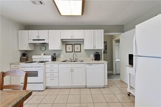 AUGUST PRE-LEASE!! 4 bed, 3 bath house on  in College Station, TX - Building Photo - Building Photo